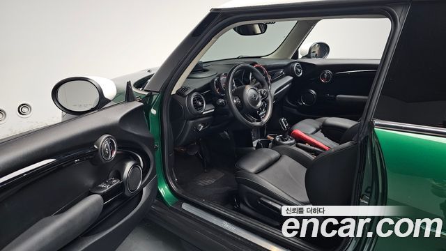 Mini Cooper 2020 — photo 13