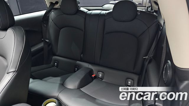 Mini Cooper 2020 — photo 18