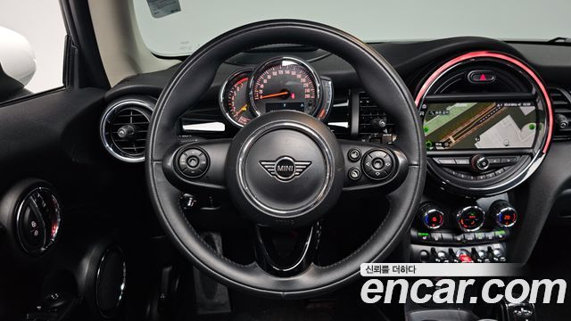 Mini Cooper 2020 — photo 19