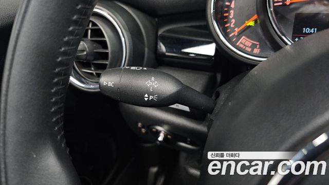 Mini Cooper 2020 — photo 21