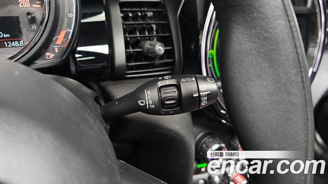 Mini Cooper 2020 — photo 22