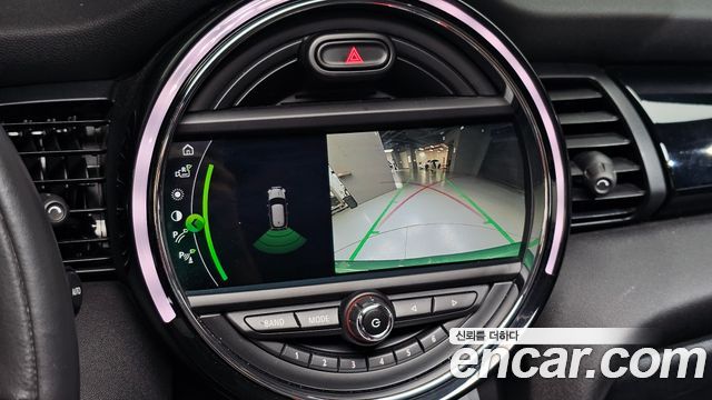 Mini Cooper 2020 — photo 25