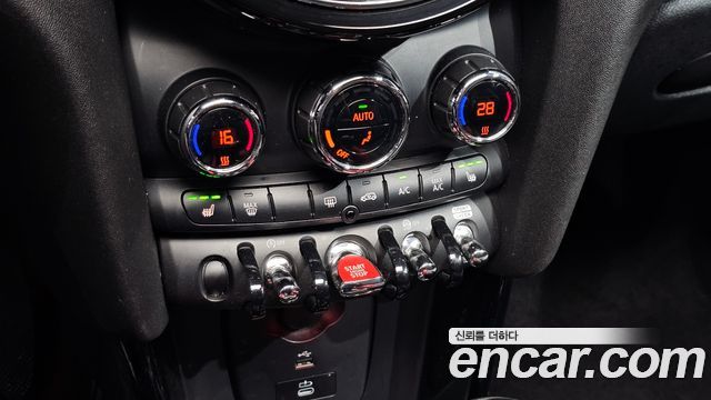 Mini Cooper 2020 — photo 26