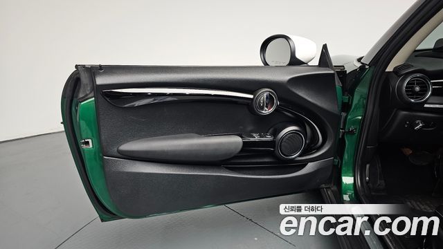 Mini Cooper 2020 — photo 14