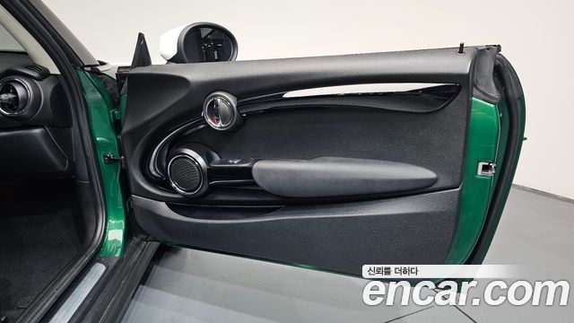 Mini Cooper 2020 — photo 15