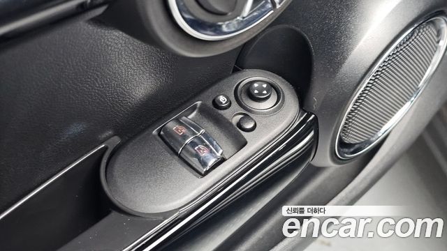 Mini Cooper 2020 — photo 27