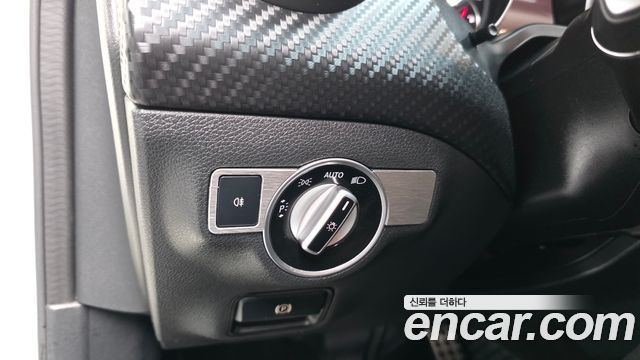 Mercedes-Benz A-Class 2016 — photo 18