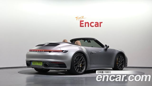 Porsche 911 2022 — photo 2
