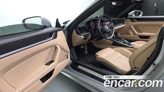 Porsche 911 2022 — photo 10