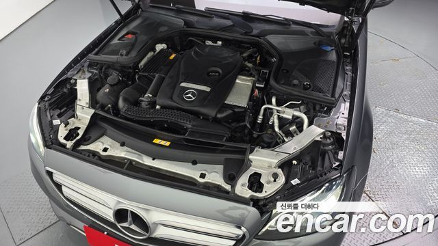 Mercedes-Benz E-Class 2019 — photo 6