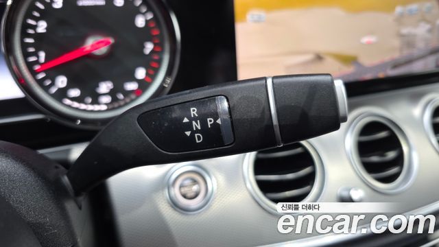Mercedes-Benz E-Class 2019 — photo 9