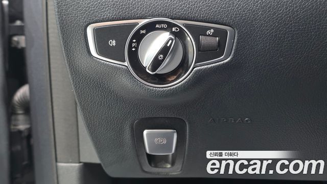 Mercedes-Benz E-Class 2019 — photo 13
