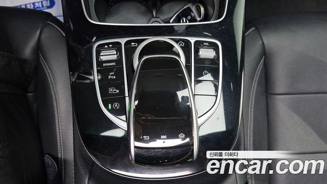 Mercedes-Benz E-Class 2019 — photo 18