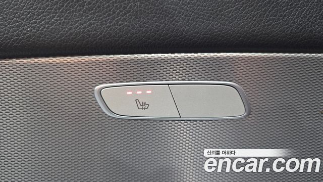 Mercedes-Benz E-Class 2019 — photo 19