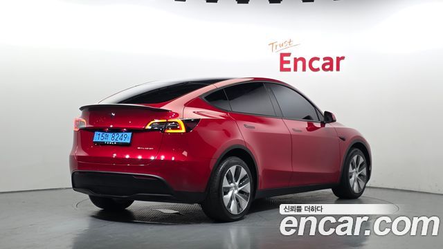 Tesla Model Y 2022 — photo 2
