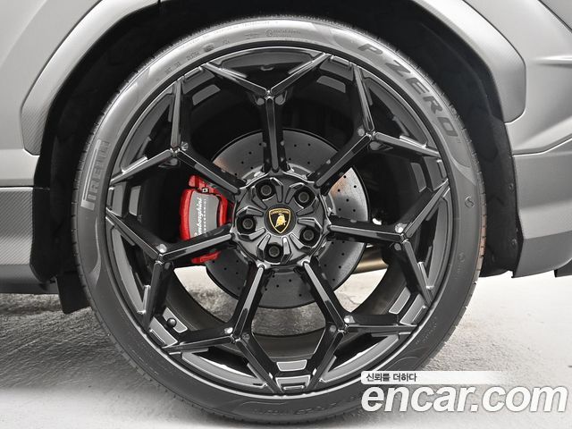 Lamborghini Urus 2024 — photo 5