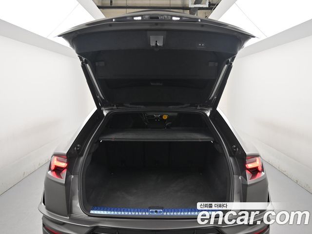 Lamborghini Urus 2024 — photo 14