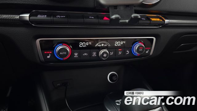 Audi A3 2020 — photo 24
