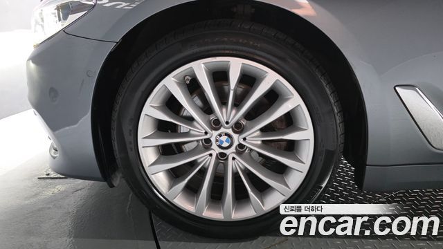 BMW 5-Series 2018 — photo 5