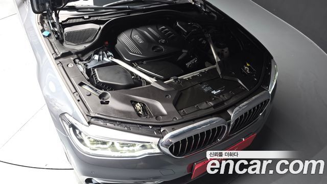 BMW 5-Series 2018 — photo 6
