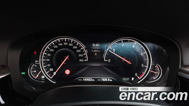 BMW 5-Series 2018 — photo 8