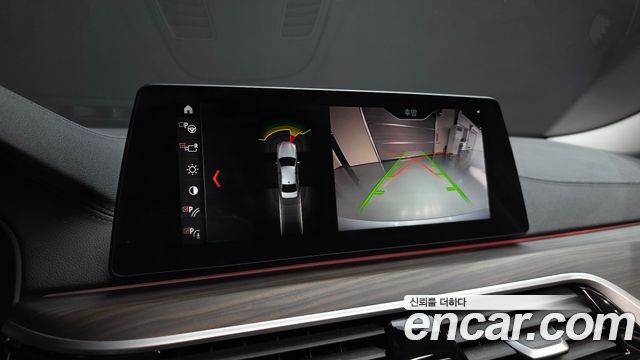 BMW 5-Series 2018 — photo 15