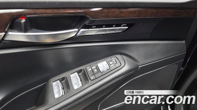 Genesis EQ900 2016 — photo 24