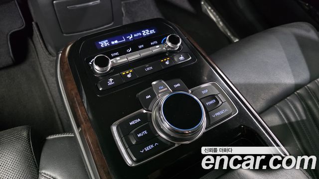Genesis EQ900 2016 — photo 25