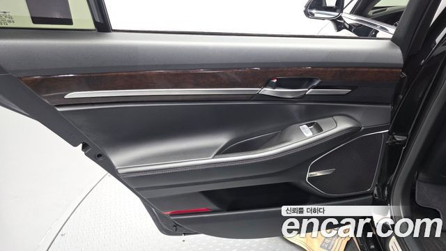 Genesis EQ900 2016 — photo 15