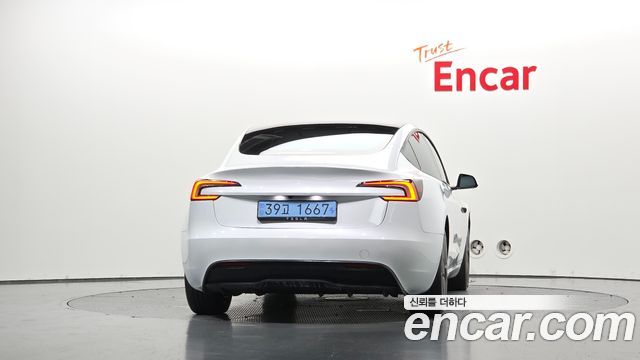 Tesla Model 3 2026 — photo 4