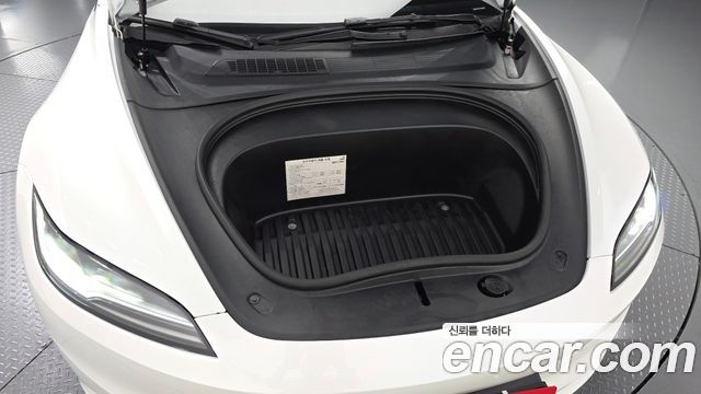 Tesla Model 3 2026 — photo 6