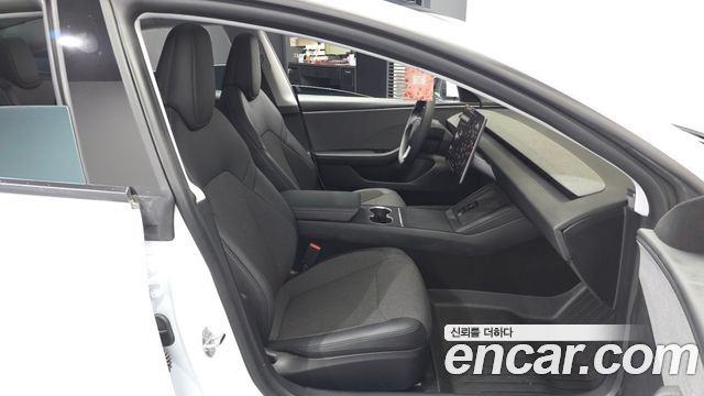 Tesla Model 3 2026 — photo 17