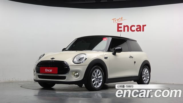 Mini Cooper 2018 — photo 1
