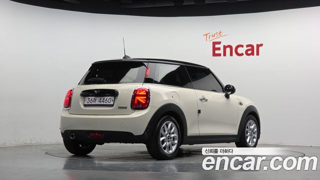Mini Cooper 2018 — photo 2