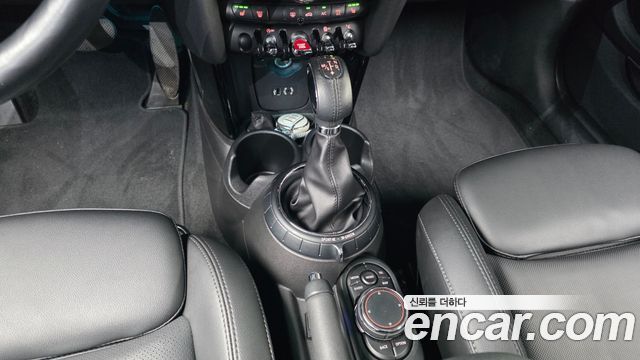 Mini Cooper 2018 — photo 12