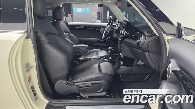 Mini Cooper 2018 — photo 17