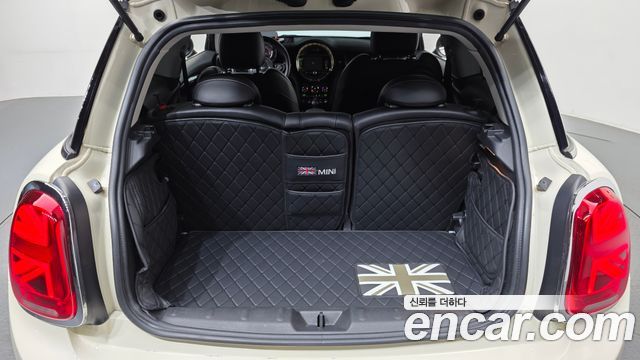 Mini Cooper 2018 — photo 26