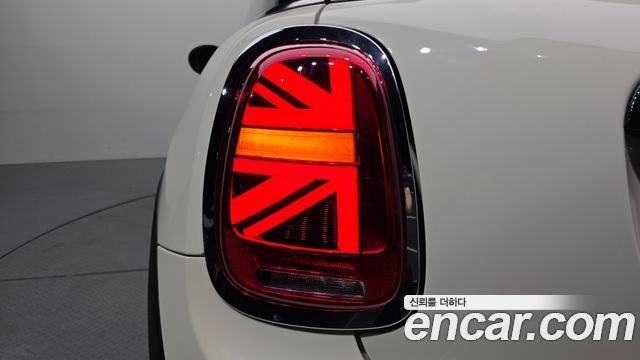 Mini Cooper 2018 — photo 9