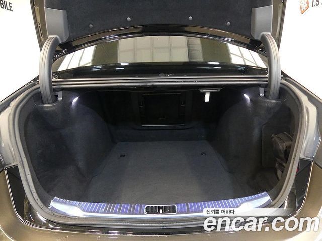 Mercedes-Benz S-Class 2023 — photo 8