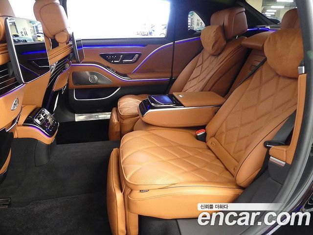 Mercedes-Benz S-Class 2023 — photo 17