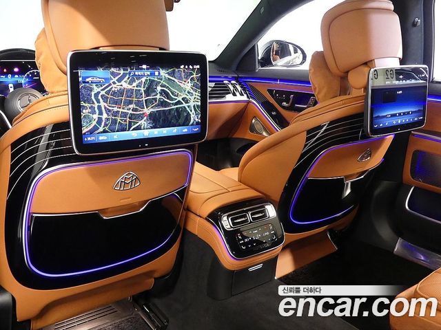 Mercedes-Benz S-Class 2023 — photo 18