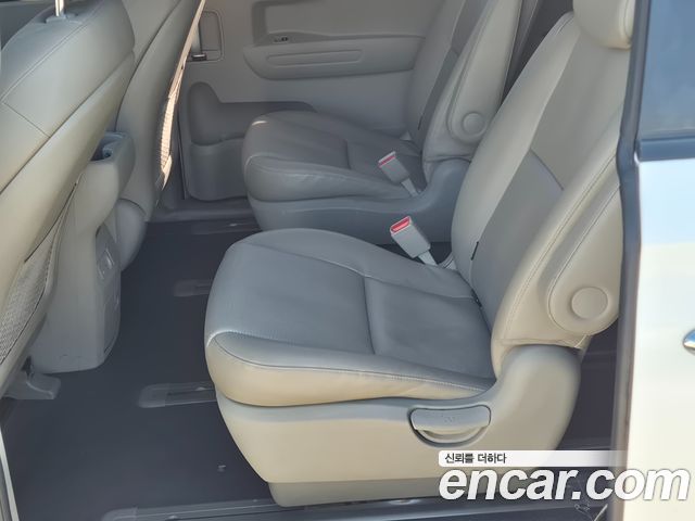 Kia Canival 2019 — photo 15