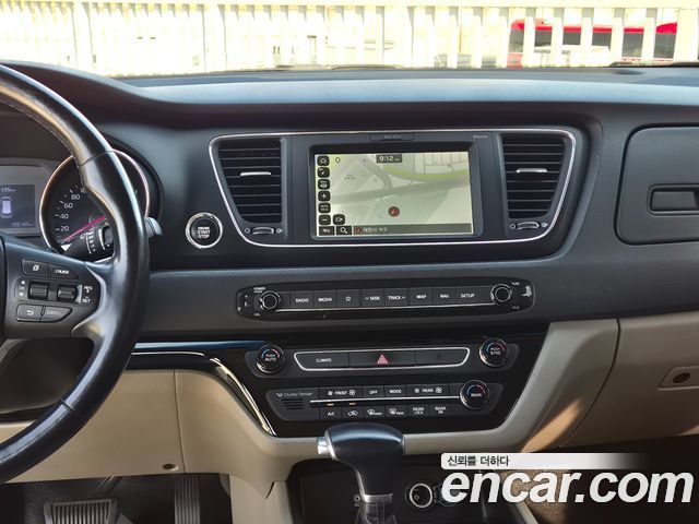 Kia Canival 2019 — photo 16