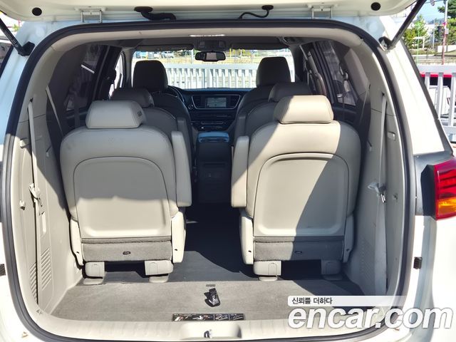 Kia Canival 2019 — photo 18
