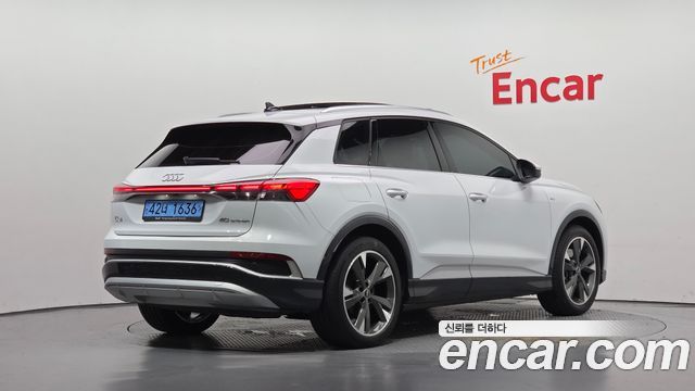 Audi Q4 e-tron 2022 — photo 2
