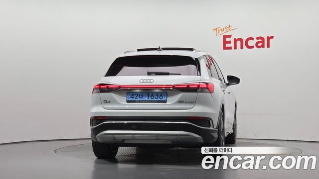 Audi Q4 e-tron 2022 — photo 4