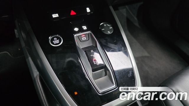 Audi Q4 e-tron 2022 — photo 12