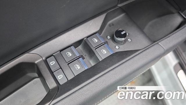 Audi Q4 e-tron 2022 — photo 19