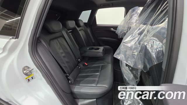 Audi Q4 e-tron 2022 — photo 34