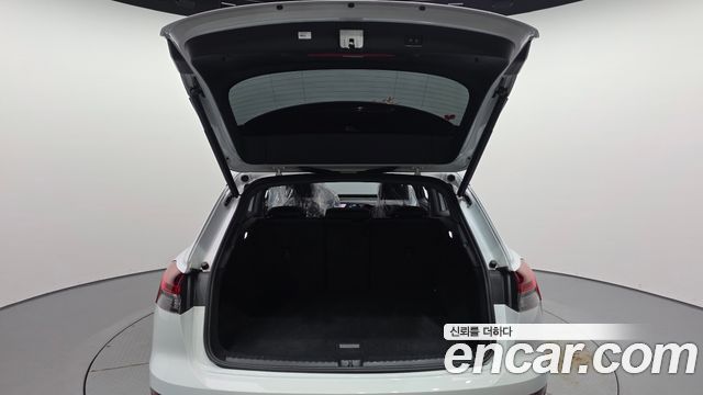 Audi Q4 e-tron 2022 — photo 35